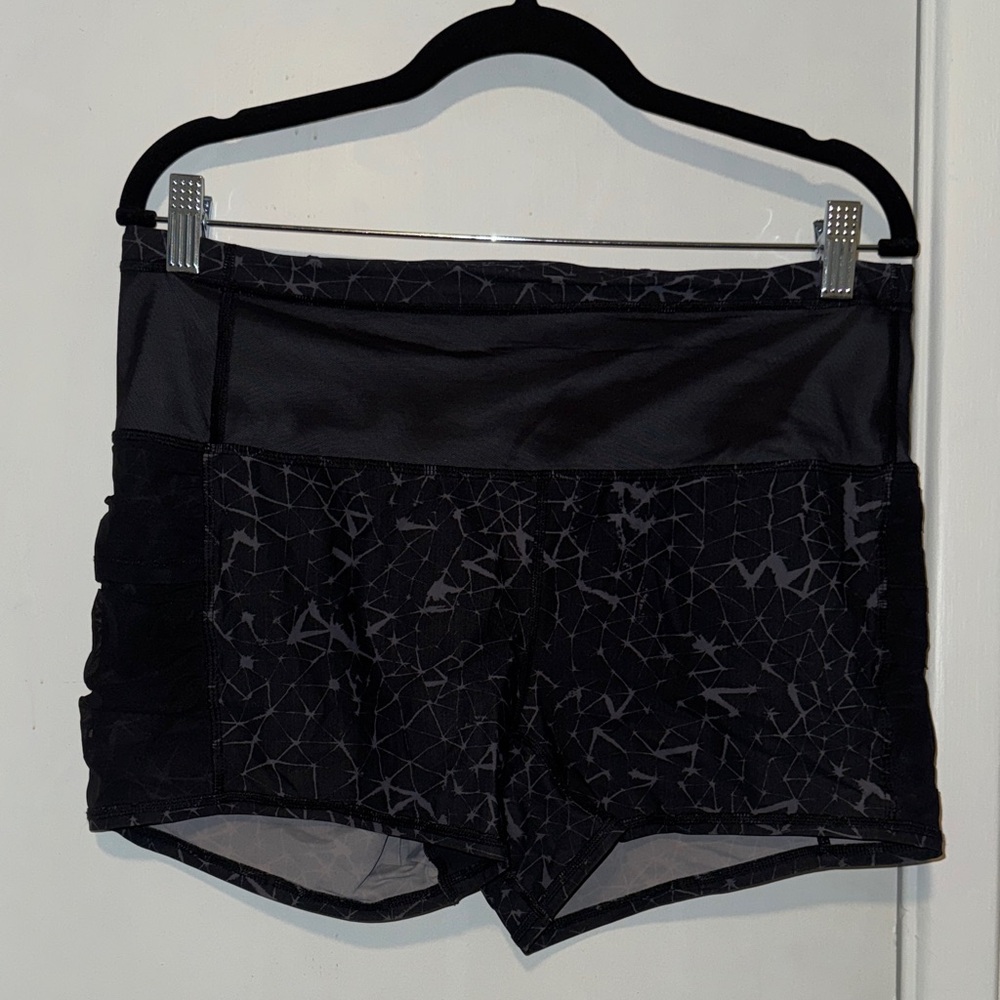 Lululemon // Patterned Athletic Shorts (10 - Black)